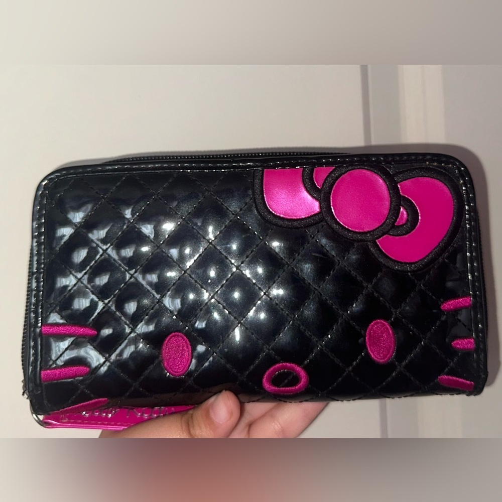 HELLO KITTY BLACK HOTPINK WALLET